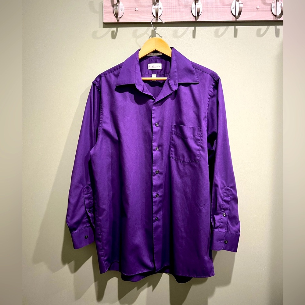 Men’s Van Heusen purple dress shirt size large 16 1/2, 32/33